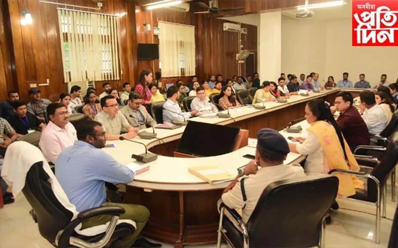  নগাঁও লোকসভা সমষ্টিৰ নিৰ্বাচনী ব্যয় পৰ্যবেক্ষক  পাচিয়াপ্পান পি. উপস্থিত