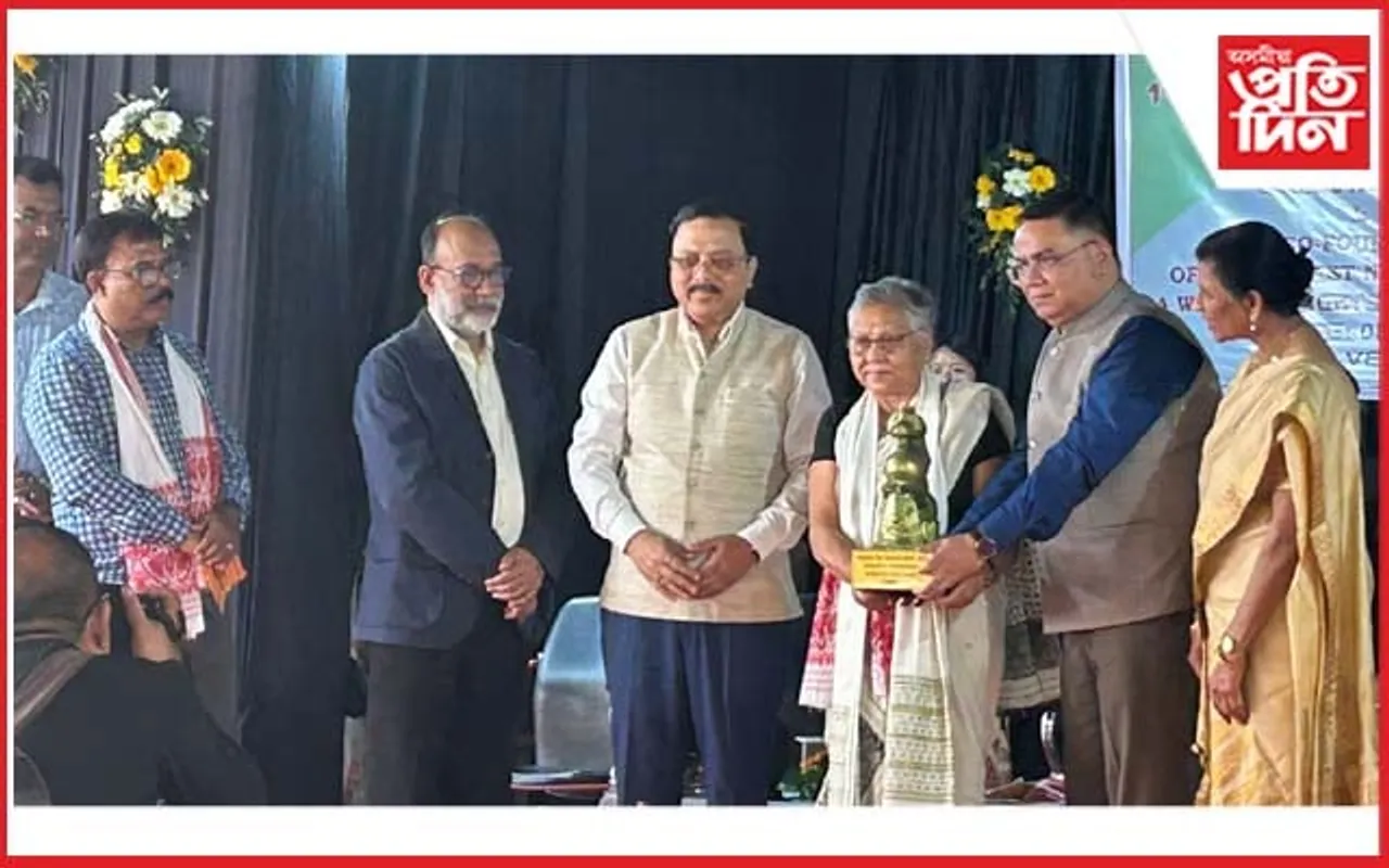 সন্দিকৈ মহাবিদ্যালয়ত ৰাজবালা দাস সোঁৱৰণি ৰাষ্ট্ৰীয় বঁটা প্ৰদান...