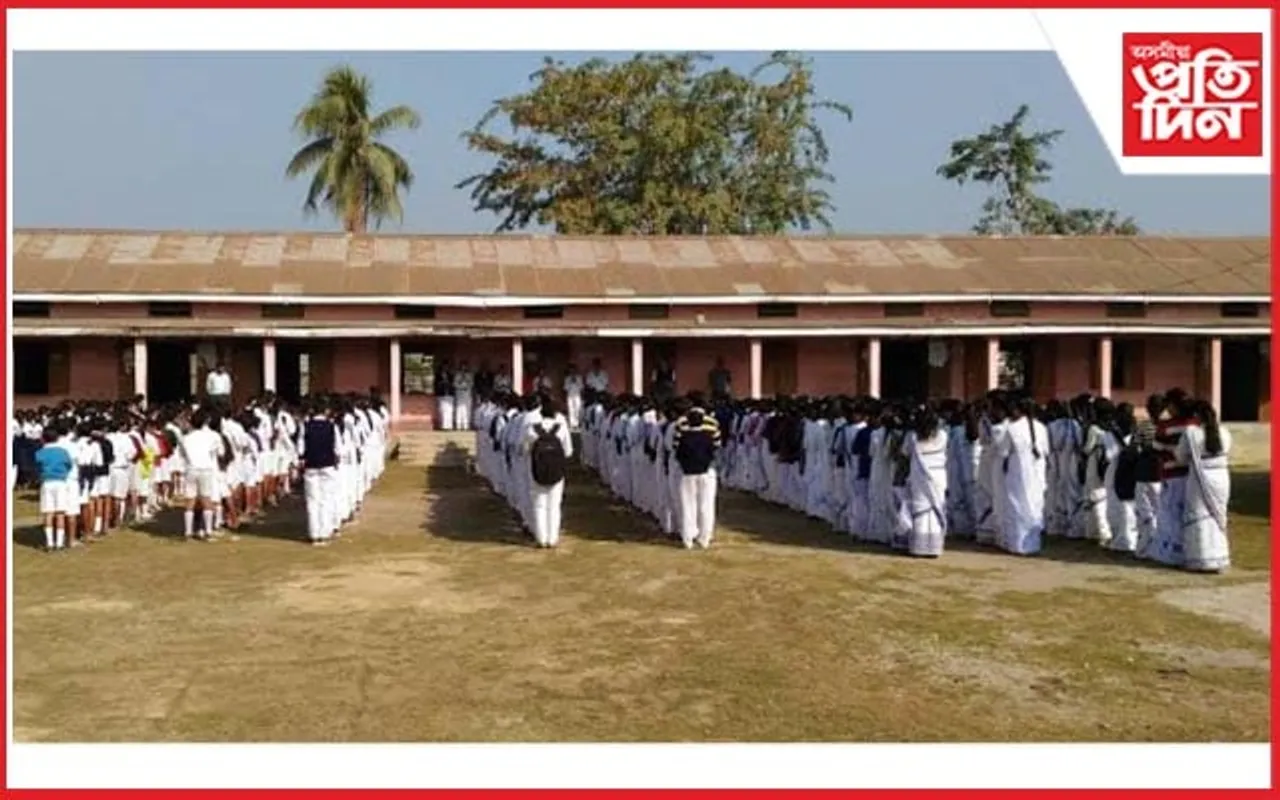 ইউনিফৰ্মৰ পৰা বঞ্চিত জয়ন্তীপুৰ যোগেশ্বৰ বিদ্যাপীঠ হাইস্কুলৰ ছাত্ৰ-ছাত্ৰী...