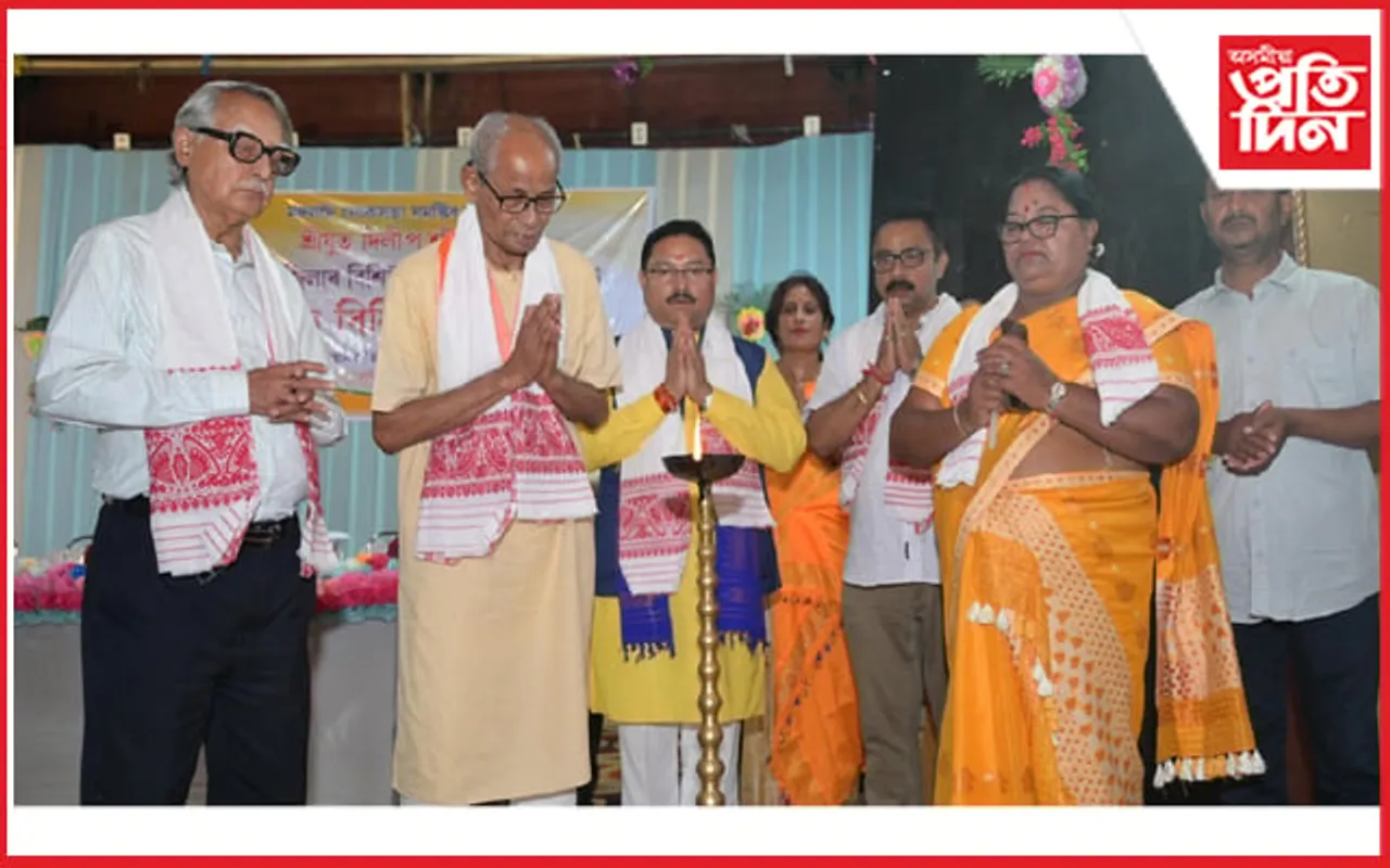 বিশিষ্ট নাগৰিকৰে সাংসদ দিলীপ শইকীয়াৰ মত বিনিময় অনুষ্ঠান 