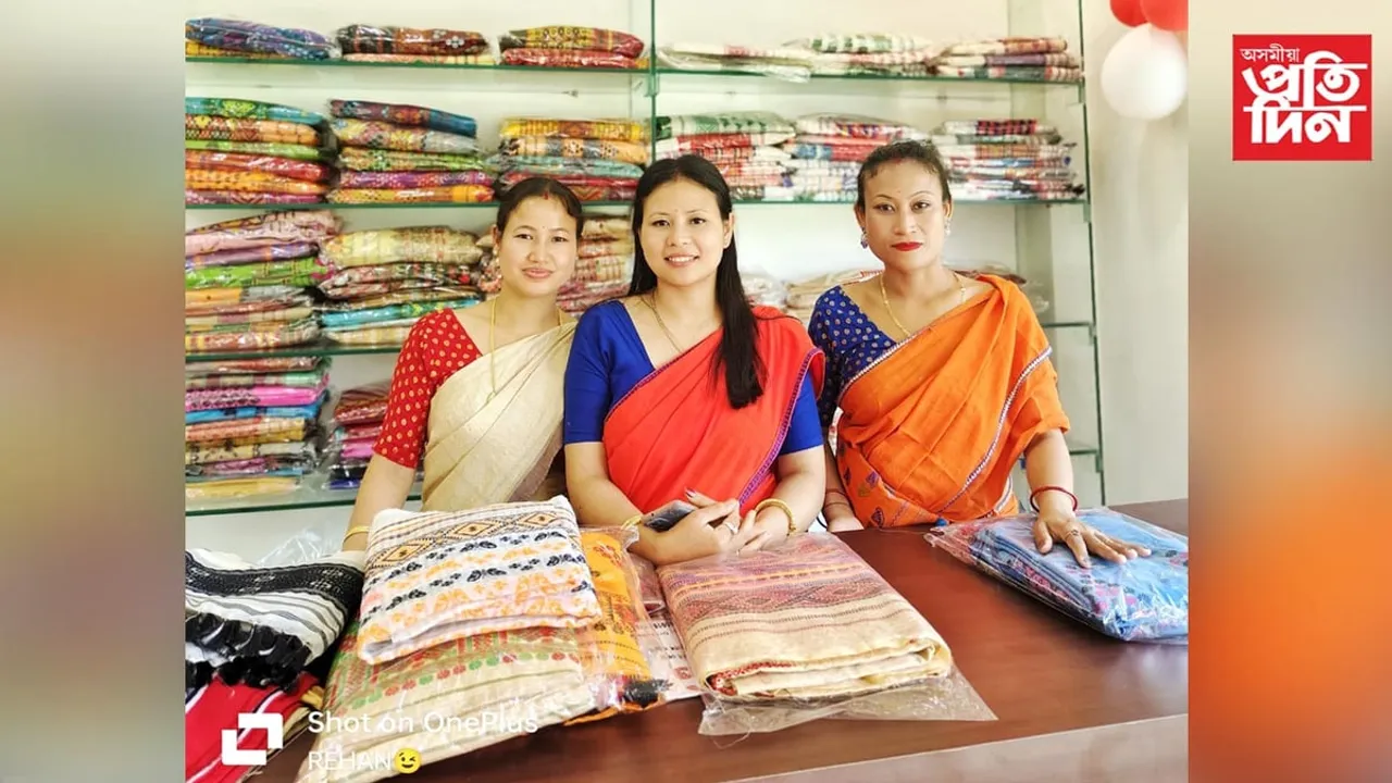 নগাঁৱত মুকলি মিচিং সাজপাৰৰ বিপনী 'আয়াং'...