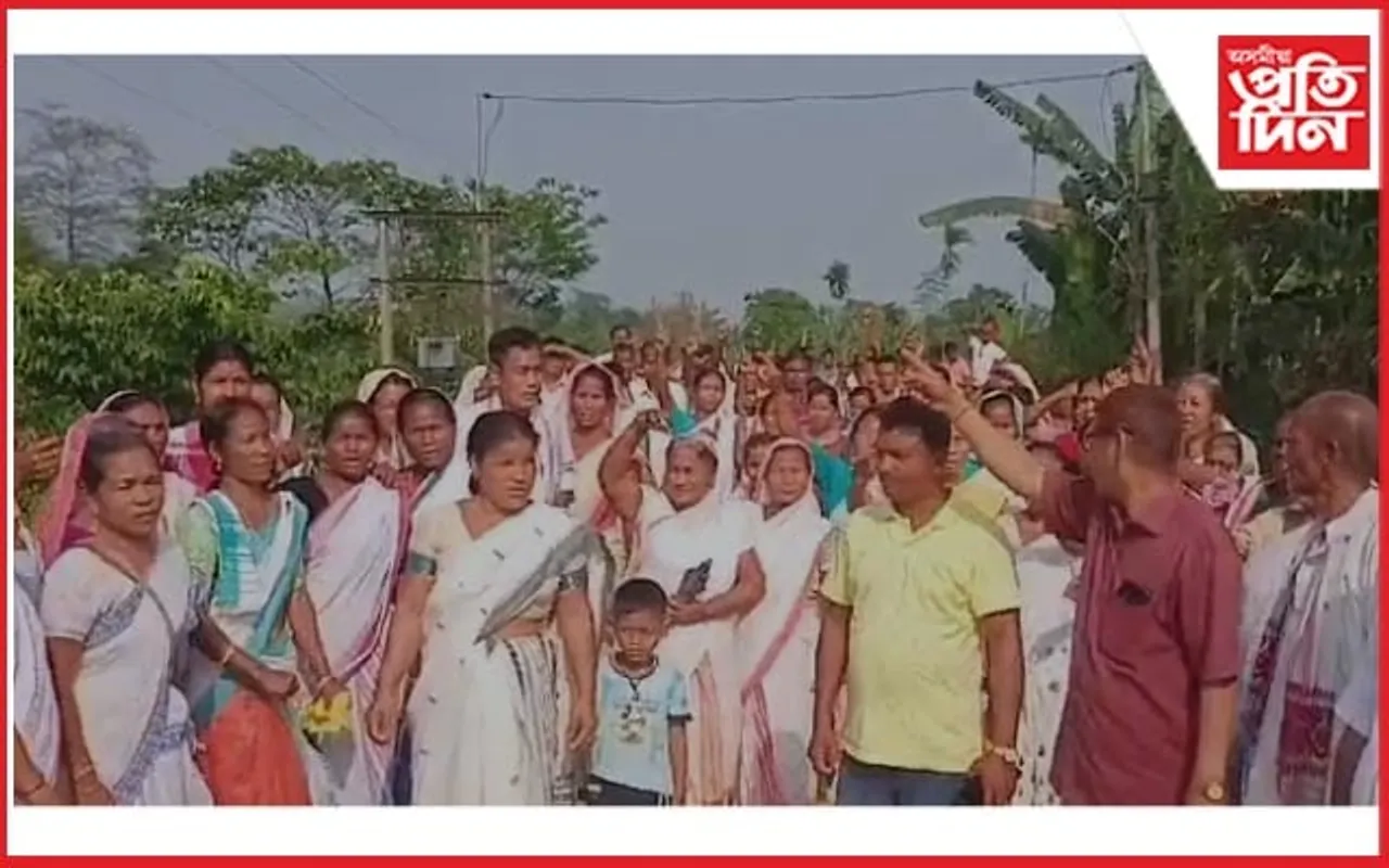 "NO Road No Vote" শ্ল'গানেৰে উত্তাল ৰহা...