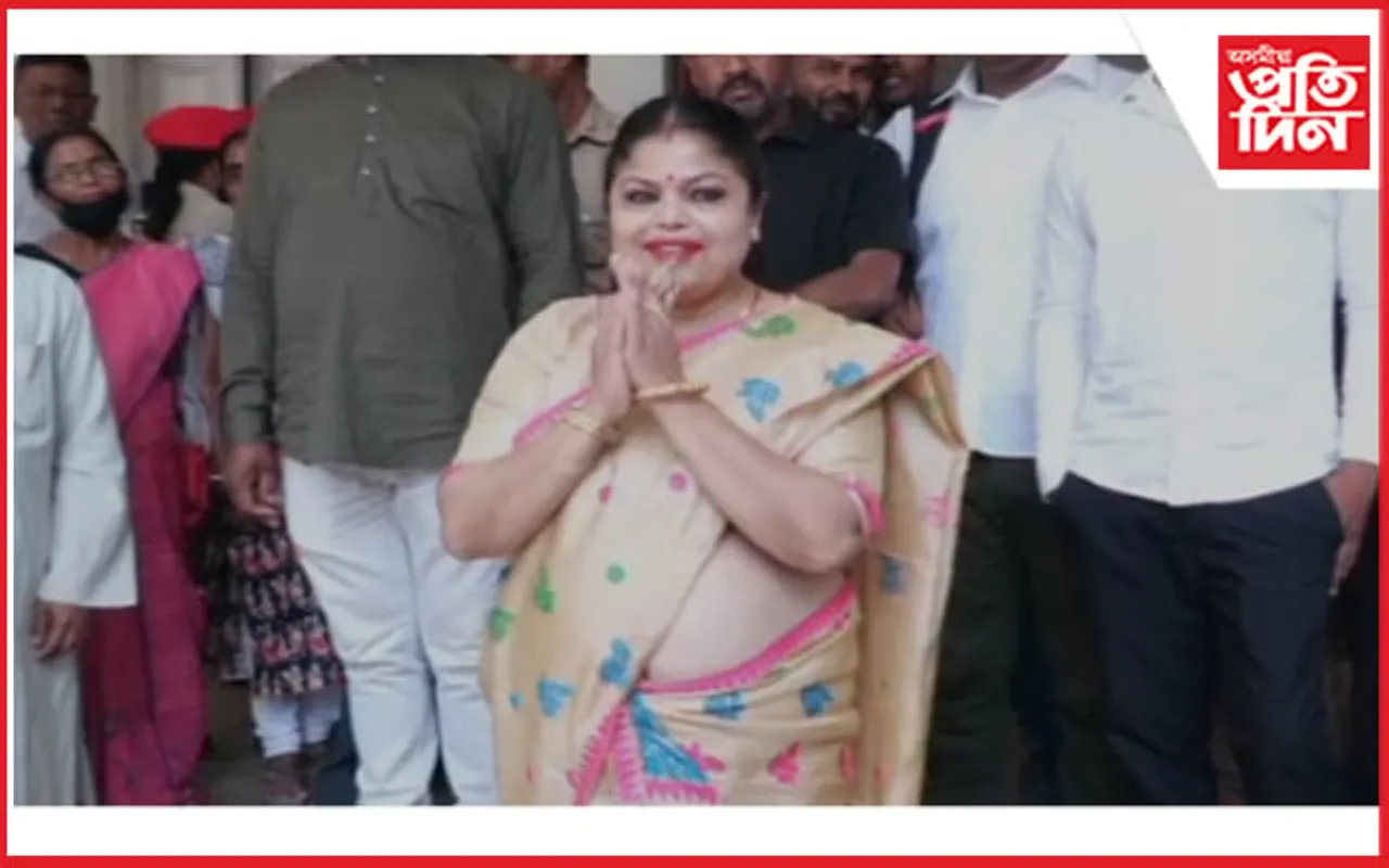 নগাঁও লোকসভা সমষ্টিত আজি দুগৰাকী প্ৰাৰ্থীৰ মনোনয়ন পত্ৰ দাখিল