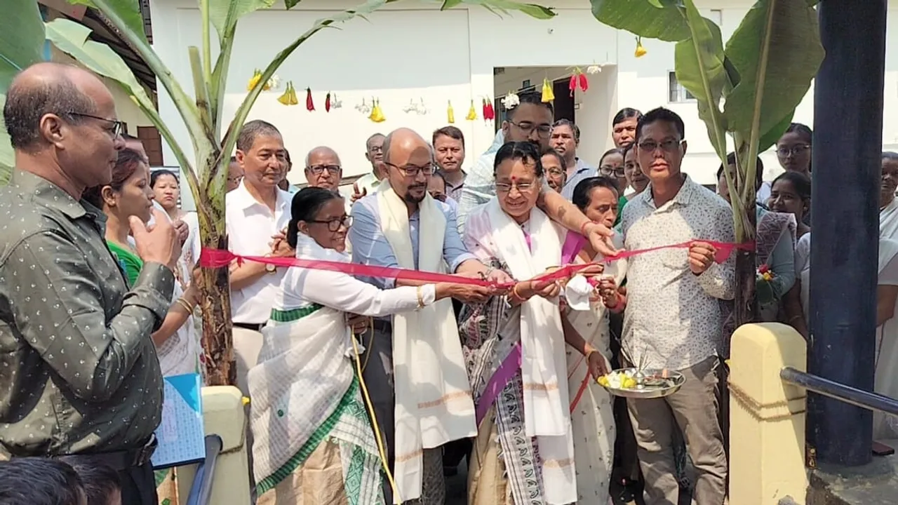 ঢকুৱাখনা চৰকাৰী উচ্চ মাধ্যমিক বিদ্যালয়ৰ শ্ৰেণীকোঠা উন্মোচন...

