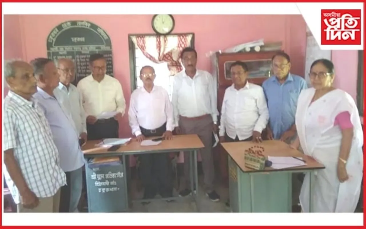 ঢকুৱাখনা জ্যেষ্ঠ নাগৰিক সন্মিলনঃ দেৱলীনাৰ হত্যাকাণ্ডৰ ন্যায়িক তদন্তৰ দাবীৰে মুখ্যমন্ত্ৰীলৈ স্মাৰক পত্ৰ
