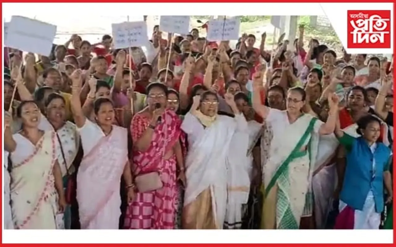 দেৱলীনা কাণ্ড : স্বামীক ফাঁচীৰ দাবীত সহস্ৰাধিক মহিলাৰ প্ৰতিবাদ