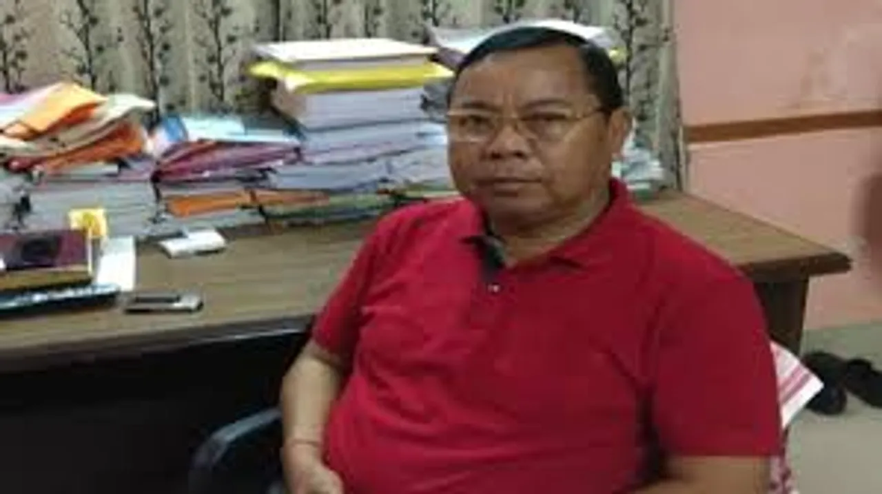প্ৰাক্তন মন্ত্ৰী ছুম' ৰঙহাং আৰু নাই