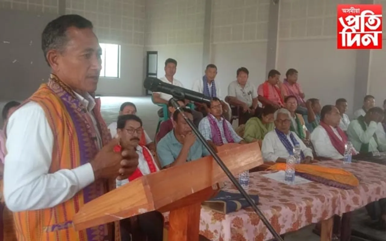 লাংহিনত পদ্মশ্ৰী বঁটা প্ৰাপক সৰ্বেশ্বৰ বসুমতাৰীক সম্বৰ্ধনা... 