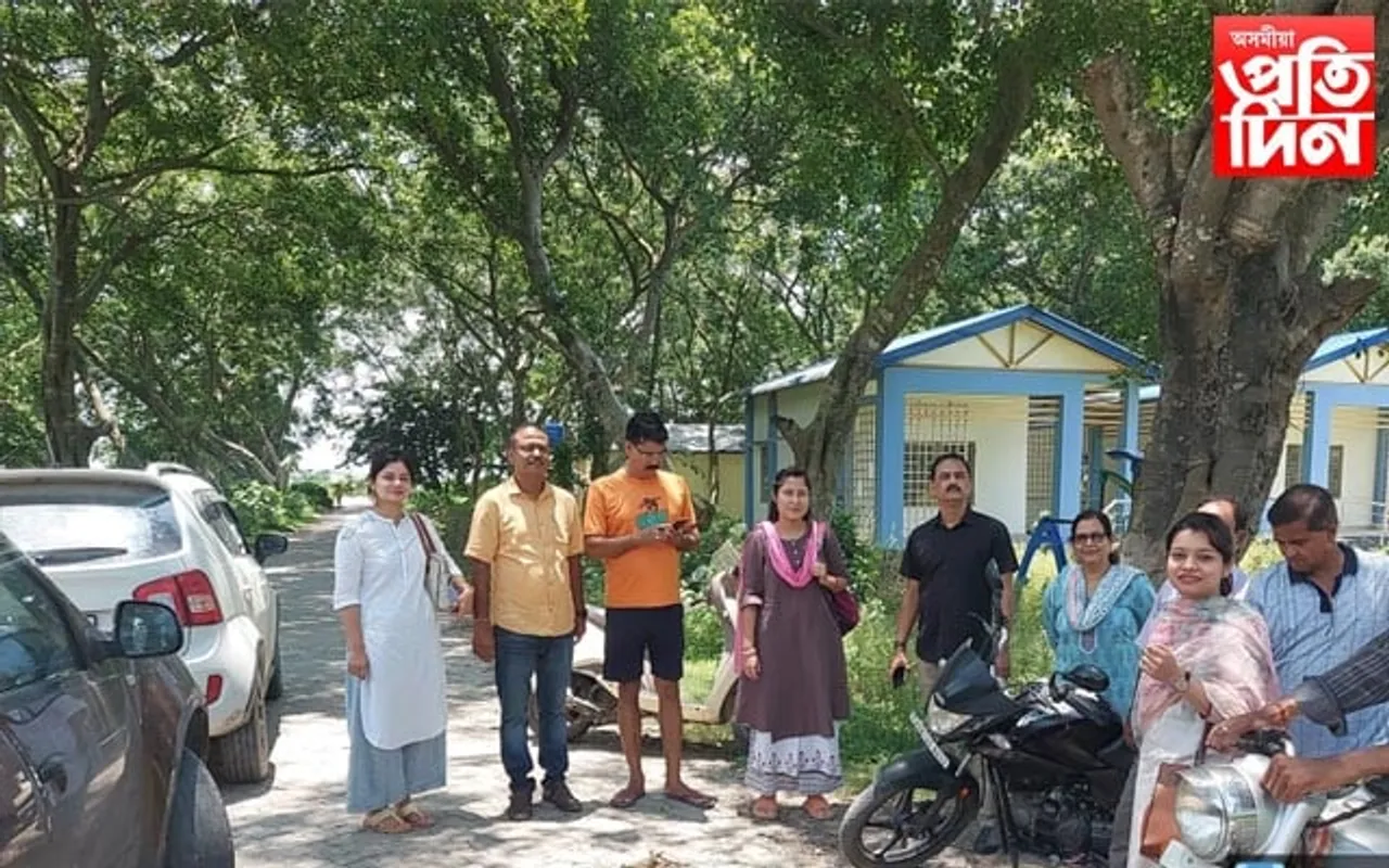 পাৰ্থেনিয়ামে আৱৰি ধৰা শুৱালকুছি আৰু বামুণ্ডীৰ বিভিন্ন অঞ্চল পৰিদৰ্শন জিলা কৃষি বিভাগৰ