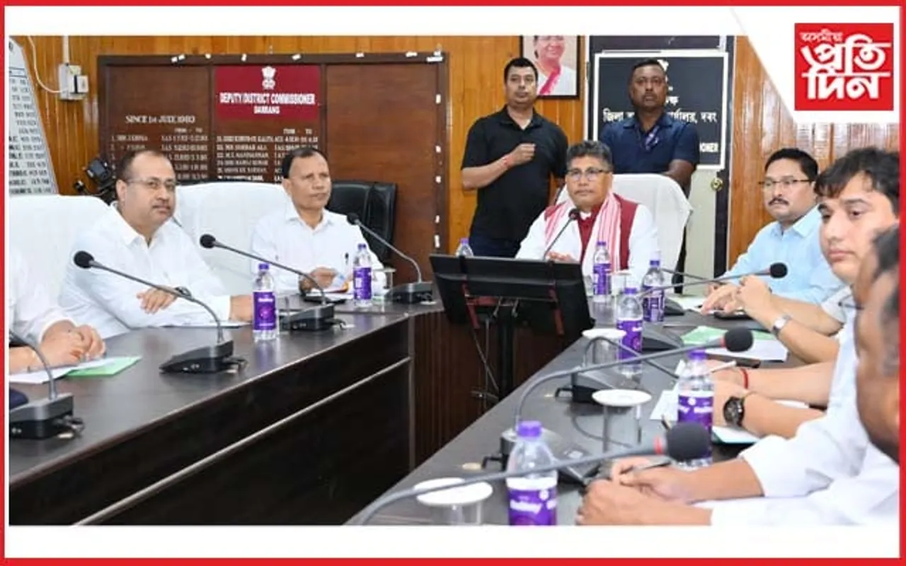 দৰঙত সামগ্ৰিক বান পৰিস্থিতিক লৈ পৰ্যালোচনা বৈঠক মন্ত্ৰী পীযুষ হাজৰীকাৰ