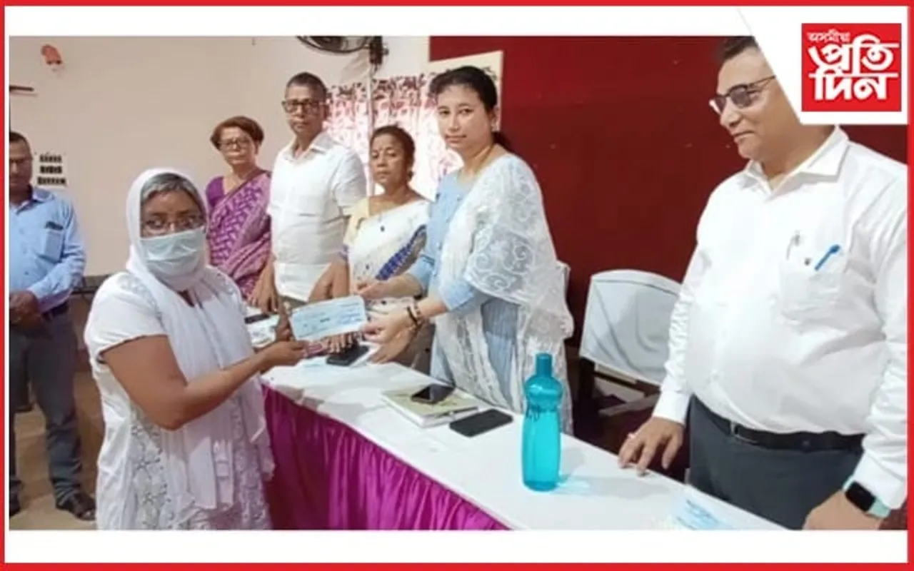 দৰঙৰ ৭ ৰোগীলৈ চেক প্ৰদান 'কৰুণাধাৰা' ৰ দৰং জিলা সহায়ক সমিতিৰ...