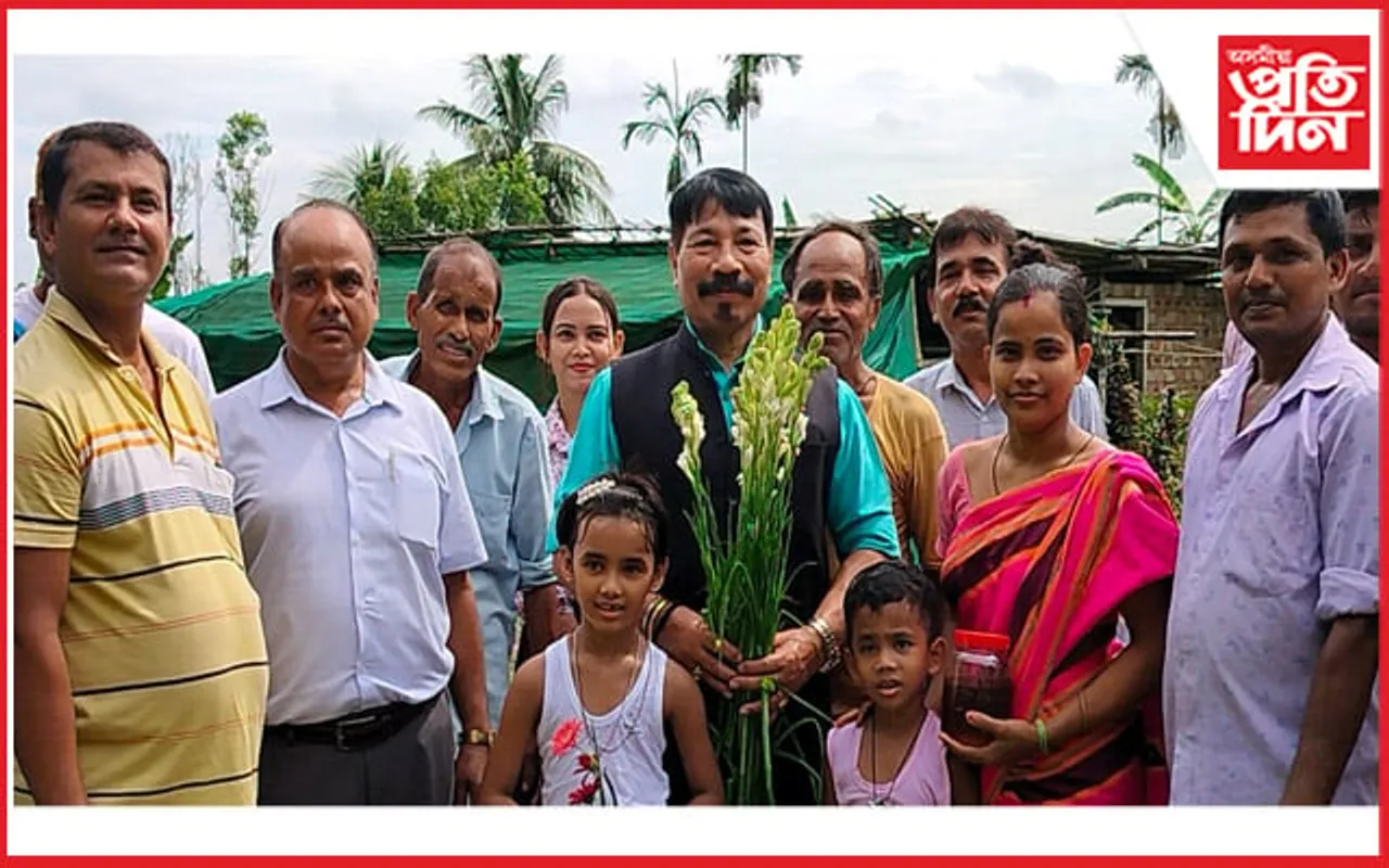 হাজোত নাৰ্চাৰী  পৰিদৰ্শন কৃষিমন্ত্ৰী অতুল বৰাৰ