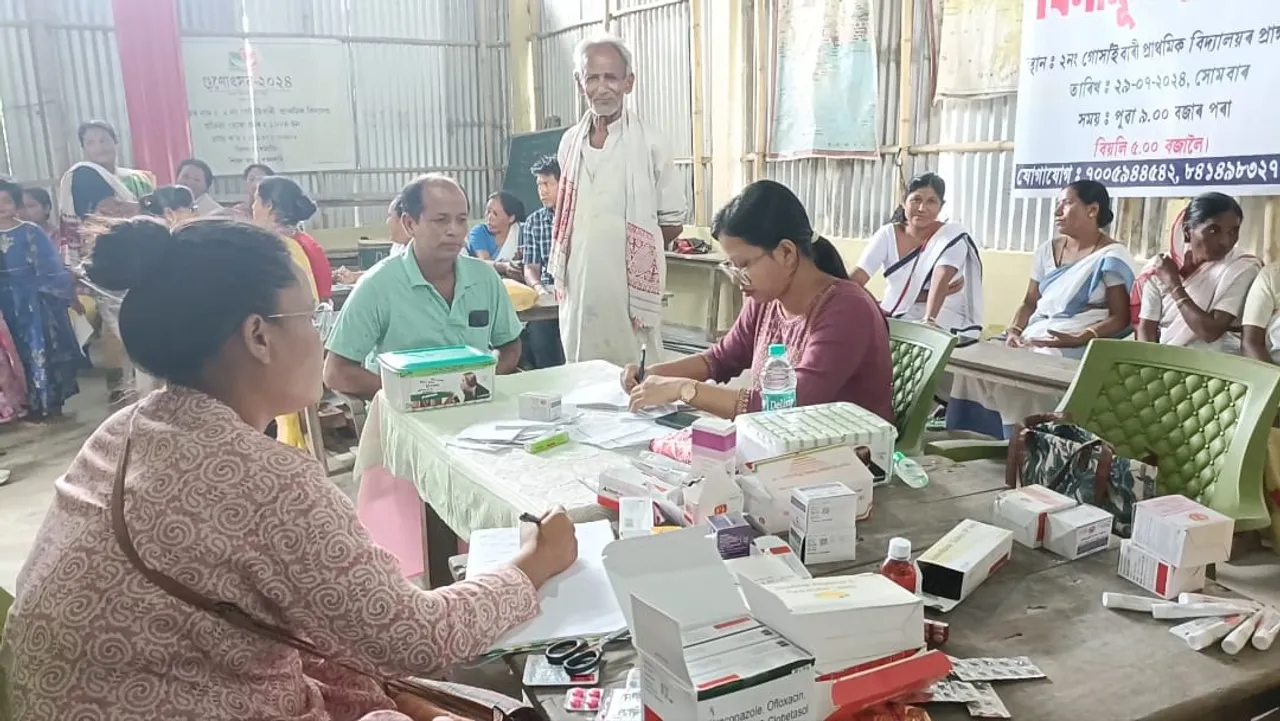 বিশিষ্ট সমাজকৰ্মী গণেশ ভৰালীৰ প্ৰচেষ্টাত সজাগতা তথা বিনামূলীয়া চিকিৎসা শিবিৰ সম্পন্ন...