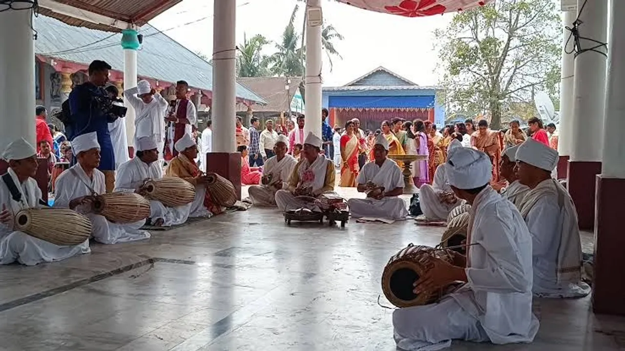 আৰম্ভ হ’ল পবিত্ৰ ভাদ মাহঃ হৰি নামৰ অমল ধ্বনিৰে মুখৰিত ৰাজ্যৰ আকাশ বতাহ…
