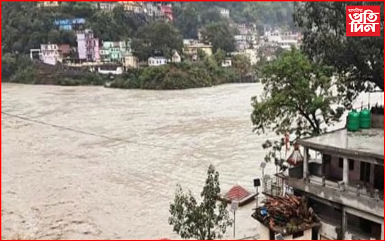 উত্তৰাখণ্ডত প্ৰকৃতিৰ ৰুষ্ট ৰূপঃ ধাৰাসাৰ বৰষুণ আৰু ভূমিস্খলনৰ ফলত নিহত ১১ জন