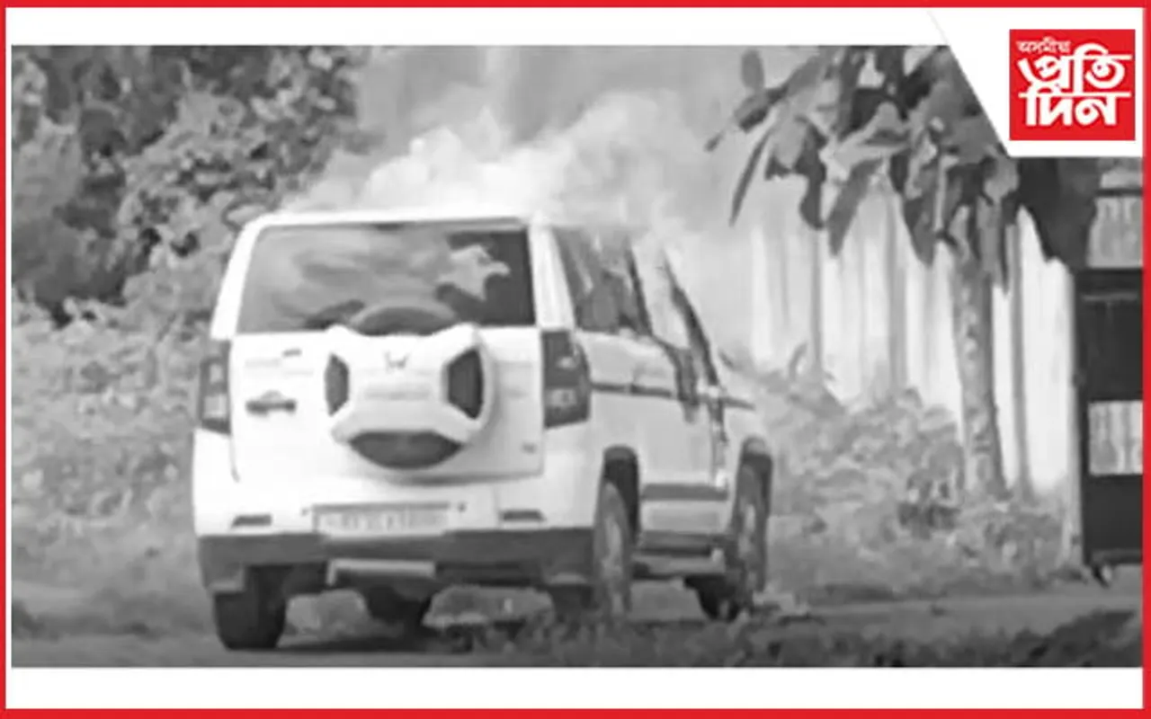 বিশ্বনাথ মহাবিদ্যালয়ৰ চৌহদত দাও দাওকৈ জ্বলিল ৰখাই থোৱা বাহন
