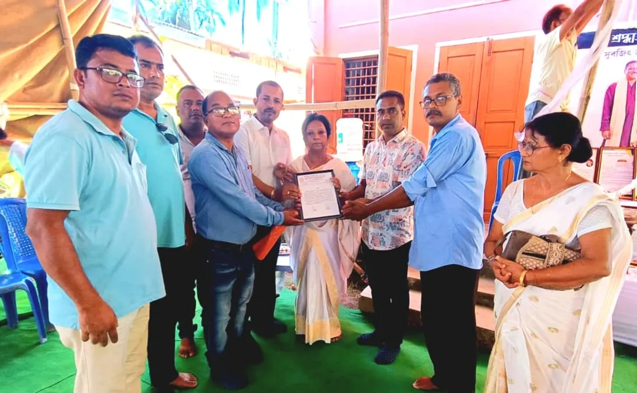 লখিমপুৰৰ বিশিষ্ট সাংবাদিক সুৰজিৎ ভূঞাৰ স্মৃতিত বিভিন্ন দল-সংগঠনৰ শ্ৰদ্ধাঞ্জলি অনুষ্ঠান