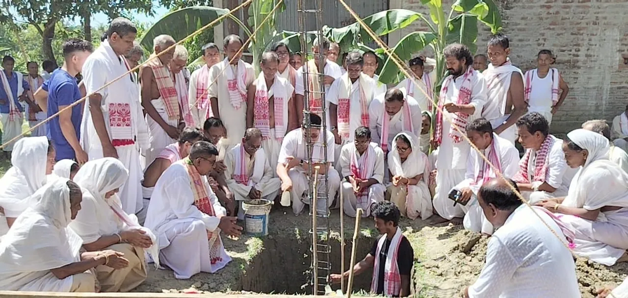 ঢকুৱাখনাত মহাপুৰুষীয়া সত্ৰ সমাজ অসমৰ জিলা নামঘৰৰ লাইখুঁটা স্থাপন