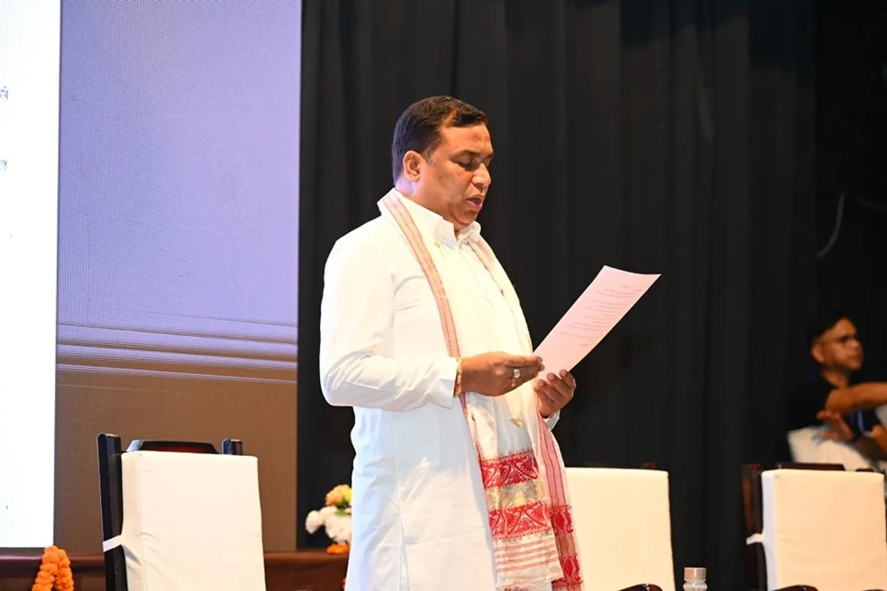 শিৱসাগৰৰ যুৱ দ'লত জল জীৱন মিছনৰ আঁচনি সন্দৰ্ভত মন্ত্ৰী জয়ন্ত মল্লবৰুৱাৰ বৈঠক
