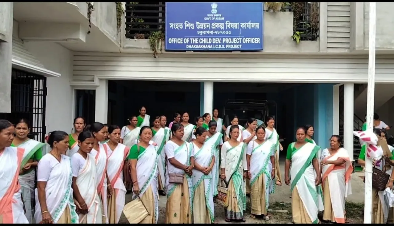 ৰাজ্যৰ প্ৰথমটো সংহত শিশু উন্নয়ন প্ৰকল্পত উল্লাস : ঢকুৱাখনাত ৪৯ বছৰীয়া প্ৰতিষ্ঠা দিৱস পালন