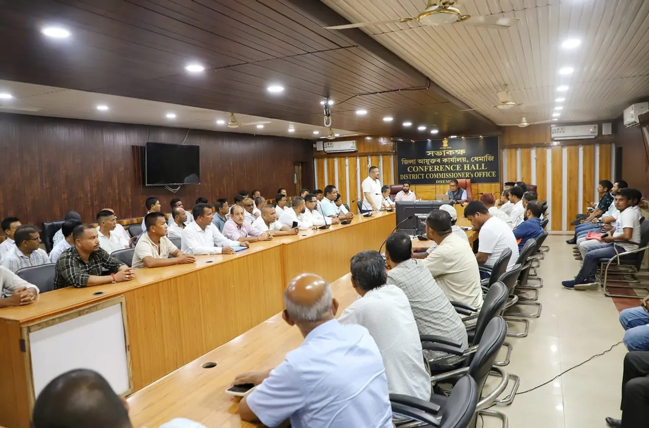 শিক্ষামন্ত্ৰী ৰণোজ পেগুৰে ধেমাজি জিলা অনা-মিচিং জনগোষ্ঠীয় সমন্বয়ৰক্ষীৰ বৈঠক