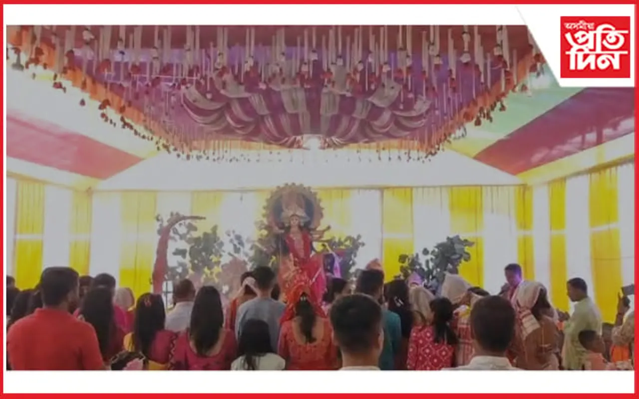 জামুগুৰিহাটৰ তৌভঙা বনিক সন্থাৰ উদ্যোগত দুৰ্গা পূজা উদযাপন