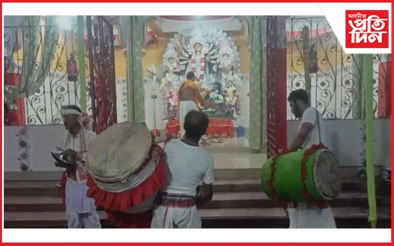 মানকাচৰৰ ৩৪খন পূজা মণ্ডপত আধ্যাত্মিক পৰিৱেশৰ মাজত দুৰ্গোৎসৱ উদযাপন...