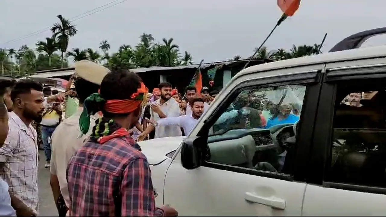 চামগুৰিৰ কংগ্ৰেছ প্ৰাৰ্থী তানজিল হুছেইনৰ ৰেলীত উত্তপ্ত পৰিস্থিতি : কংগ্ৰেছ-বিজেপি কৰ্মীৰ মাজত হতাহতি