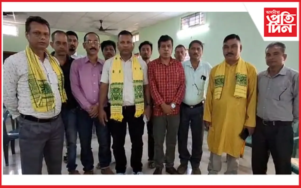 কোচ ৰাজবংশী সকলৰ মাটি ম্যাদীকৰণৰ ক্ষেত্ৰত নিয়মসমূহ শিথিল কৰিবলৈ চৰকাৰক আহ্বান আক্ৰাছুৰ...