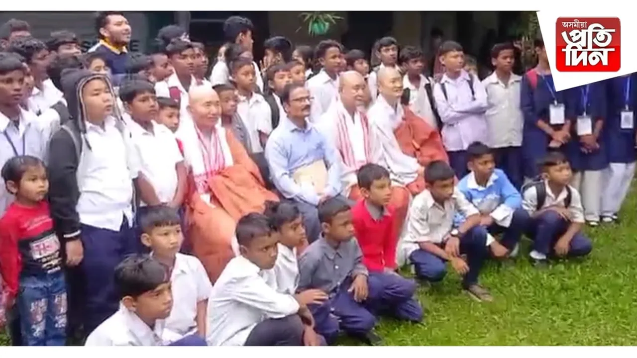 চৰাইদেউৰ চলাপথাৰত দক্ষিণ কোৰিয়াৰ সাতজনীয়া দল...
