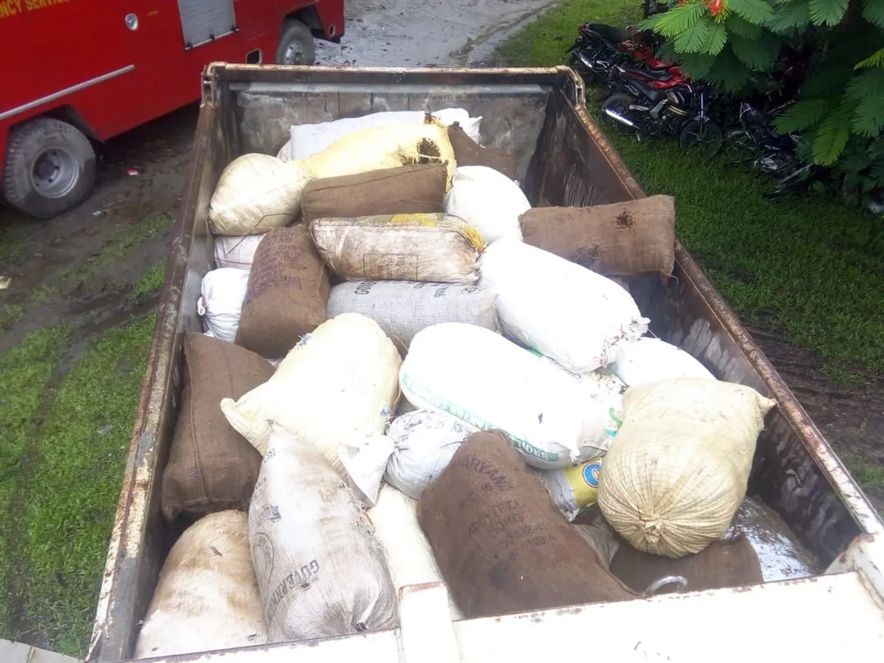 নাৰায়ণপুৰত ২০ লক্ষাধিক টকাৰ গাঞ্জাসহ গ্ৰেপ্তাৰ ৭জনক