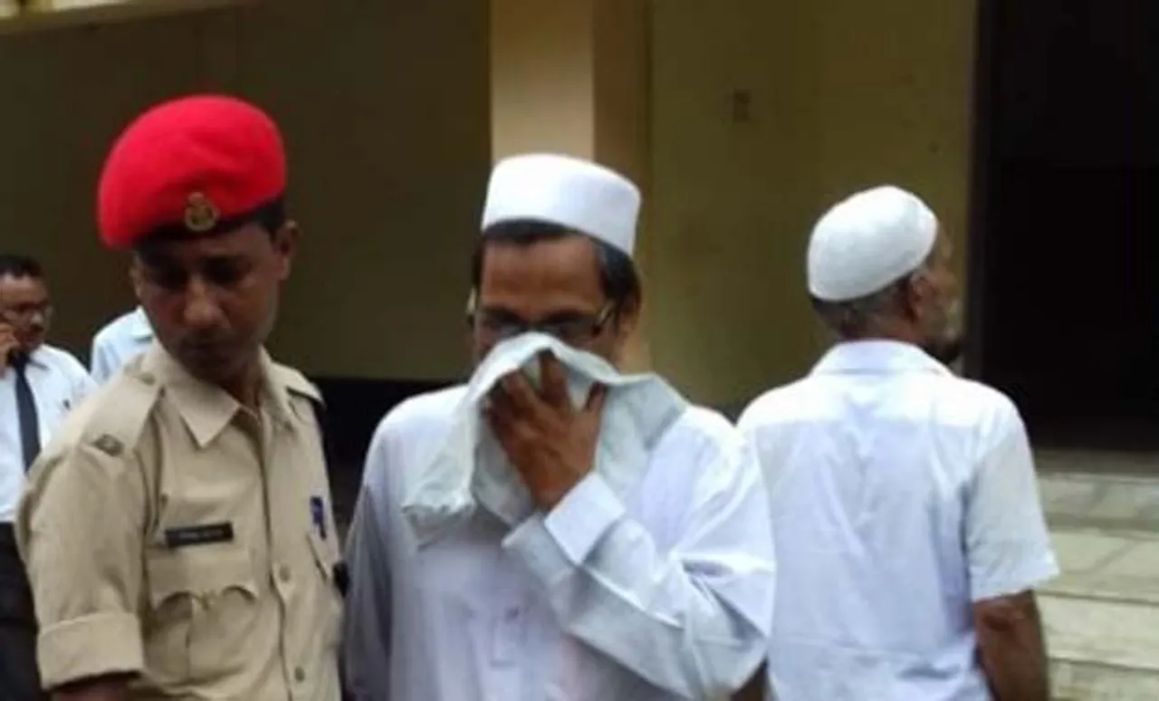 ছাত্ৰীক নিৰ্যাতন চলাই জেললৈ অসম বিশ্ববিদ্যালয়ৰ আৰৱী বিভাগৰ মূৰব্বী অধ্যাপক