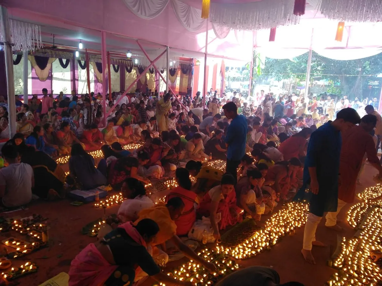 মহাষ্টমীত নিউ গুৱাহাটী আঞ্চলিক সাৰ্বজনীন পূজাস্থলীত ভক্তৰ ভিৰঃ VIDEO