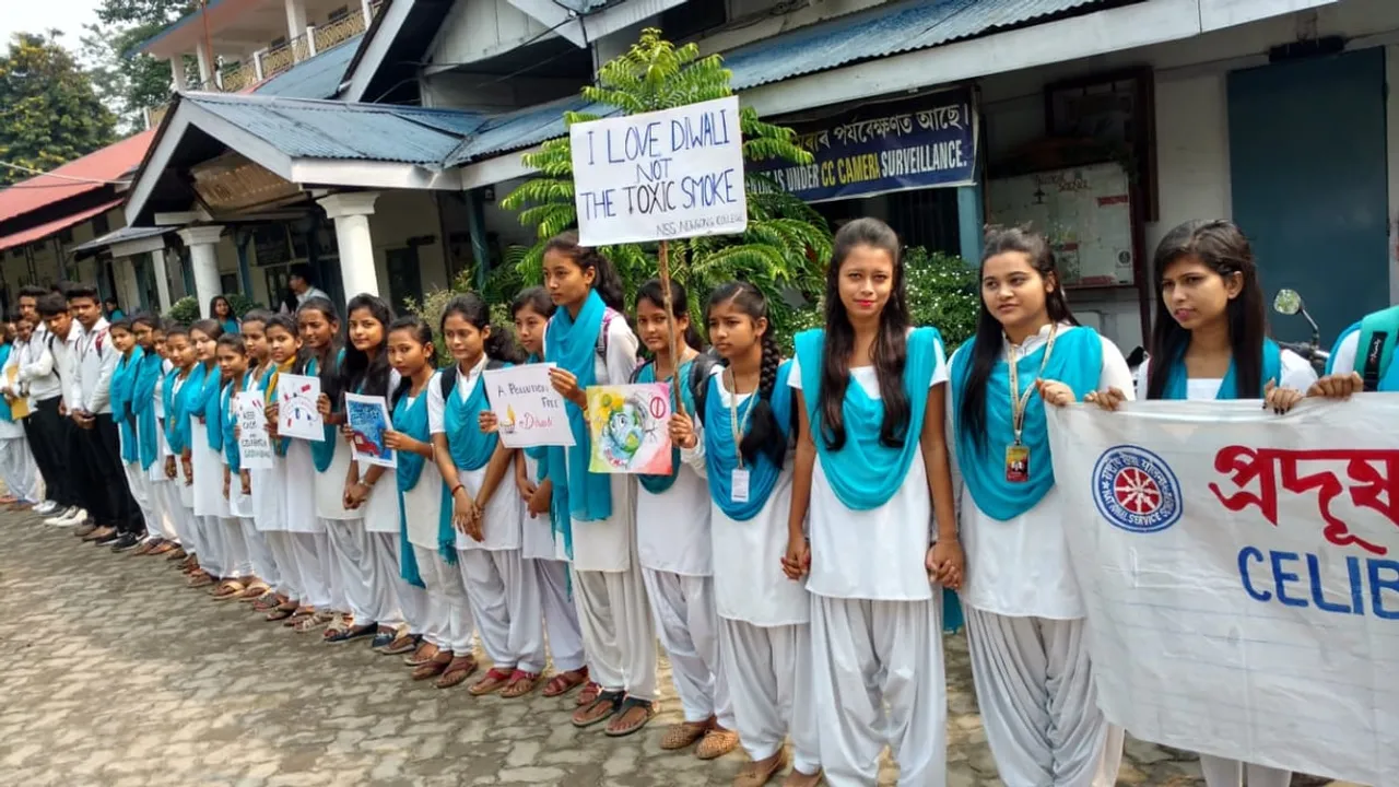 প্ৰদূষণমুক্ত দীপাৱলীৰ কামনাৰে নগাঁও কলেজত সেউজ দেৱালী উদযাপনৰ প্ৰয়াস