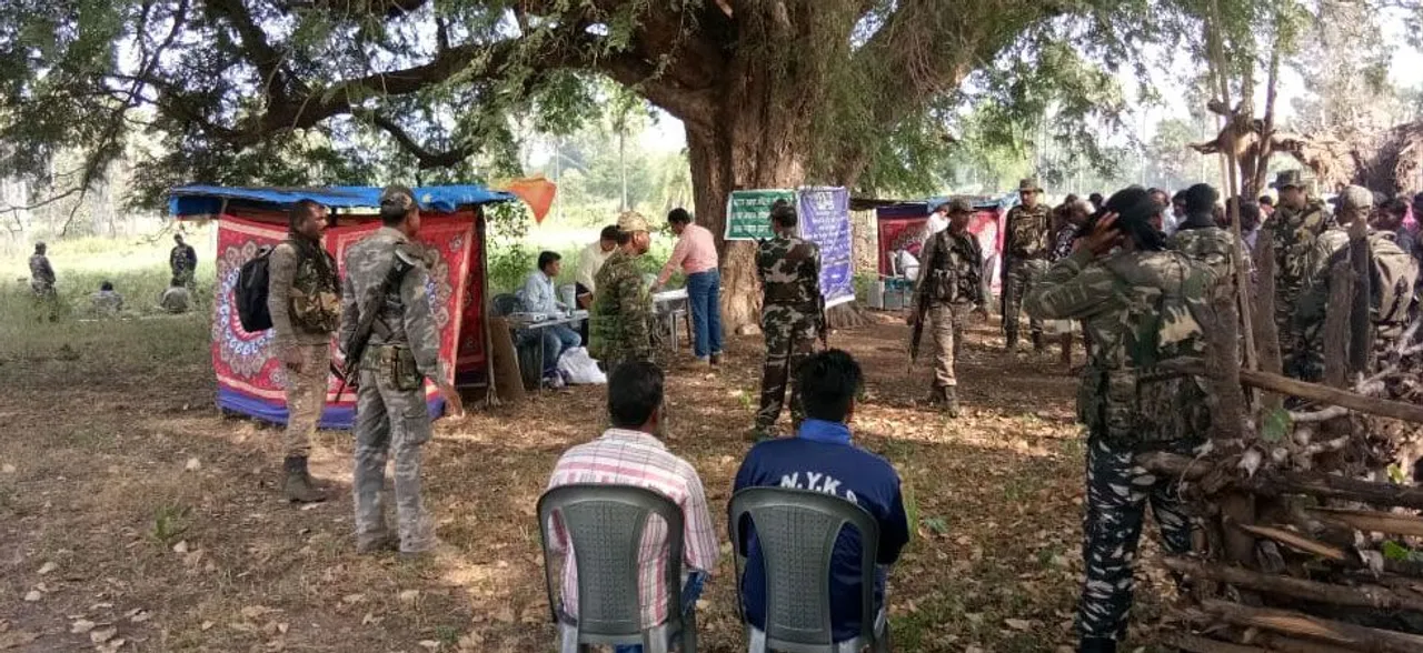 আকাশত ড্ৰ’ন উৰুৱাই মাওবাদী অধ্যুষিত ছত্তীছগড়ত প্ৰথম পৰ্যায়ৰ ভোটগ্ৰহণ