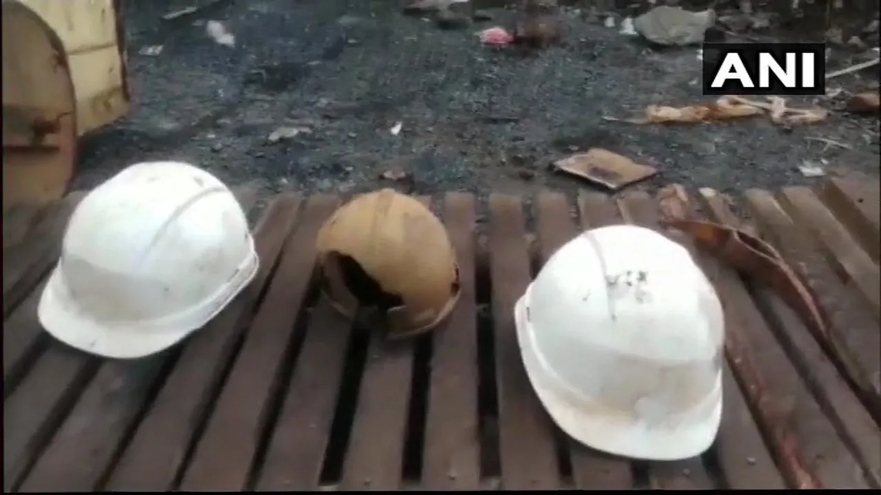 শ্ৰমিক নহয়, শনিবাৰে উদ্ধাৰ হ’ল ৩টা হেলমেট