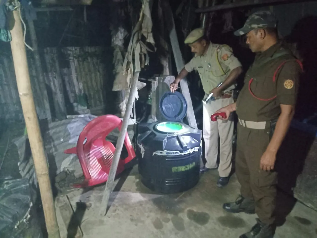 গোলাঘাটৰ নুমলীগড়ত উৎখাত টেলচুৰি চক্ৰ, আটক ট্ৰেংকাৰসহ চালক, চাওক VIDEO