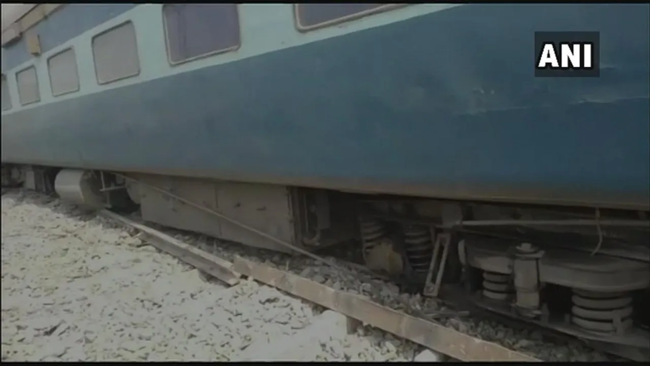 বিহাৰত লাইনচ্যুত যাত্ৰীবাহী ৰেল, আহত ৪