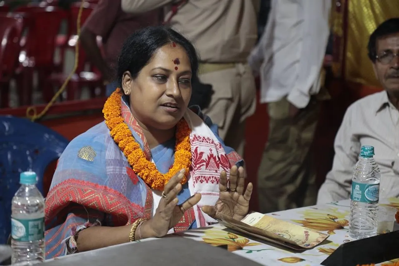 আৰক্ষীৰ ওপৰত কিয় গোচৰ তৰিলে গুৱাহাটী লোকসভা সমষ্টিৰ নিৰ্দলীয় প্ৰাৰ্থী জোনমণি দেৱী খাউণ্ডে…