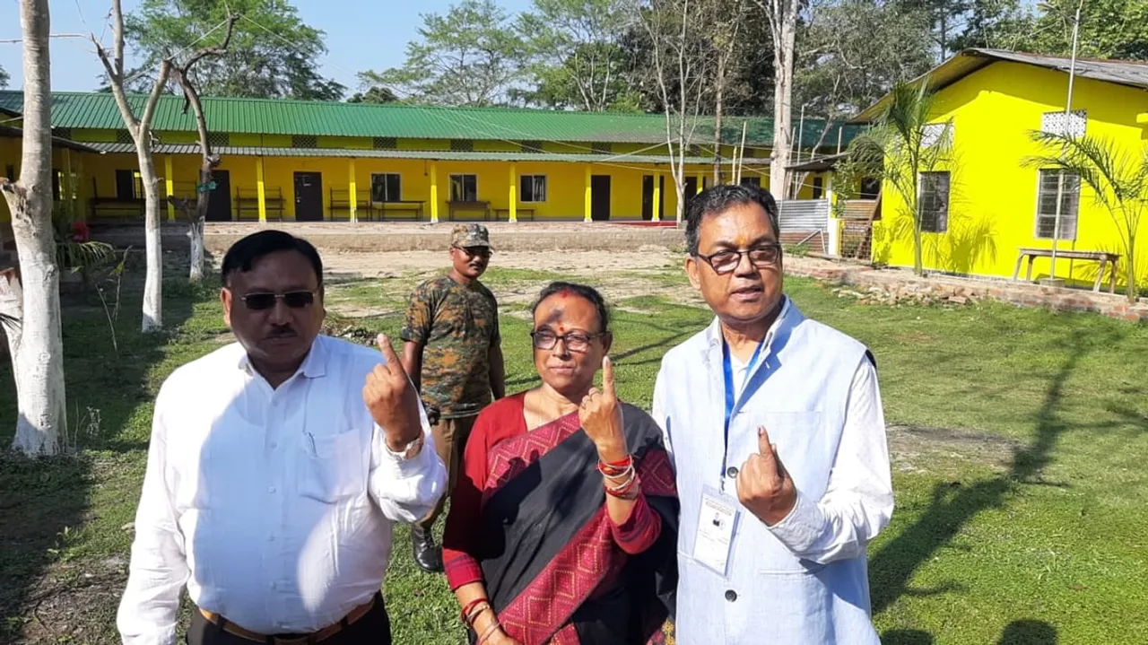 মৰাণত ৭১ আৰু মাহমৰাত ৭৬.৬৬ শতাংশ ভোটগ্ৰহণেৰে ২ সমষ্টিৰ নিৰ্বাচনৰ সামৰণি 