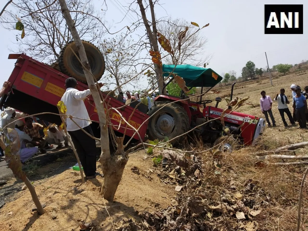 লোকসভা নিৰ্বাচনৰ মাজতে মহাৰাষ্ট্ৰত ভয়ংকৰ দুৰ্ঘটনা, নিহত ৩, আহত ৯