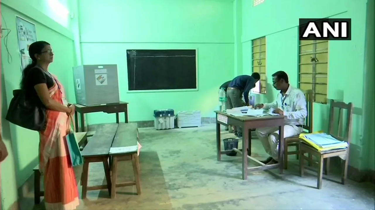 শিলচৰত সাজু ভোটগ্ৰহণ কেন্দ্ৰ…