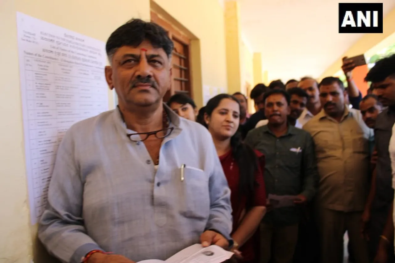 কৰ্ণাটকৰ মন্ত্ৰী ডি কে শিৱকুমাৰে সাব্যস্ত কৰিলে ভোটগ্ৰহণ…