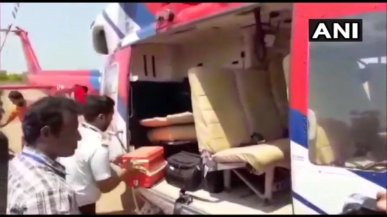 মুখ্যমন্ত্ৰী কুমাৰস্বামীৰ হেলিকপ্টাৰ আৰু ব্যৱহৃত সামগ্ৰীত তন্ন তন্ন তালাচী নিৰ্বাচন আয়োগৰ