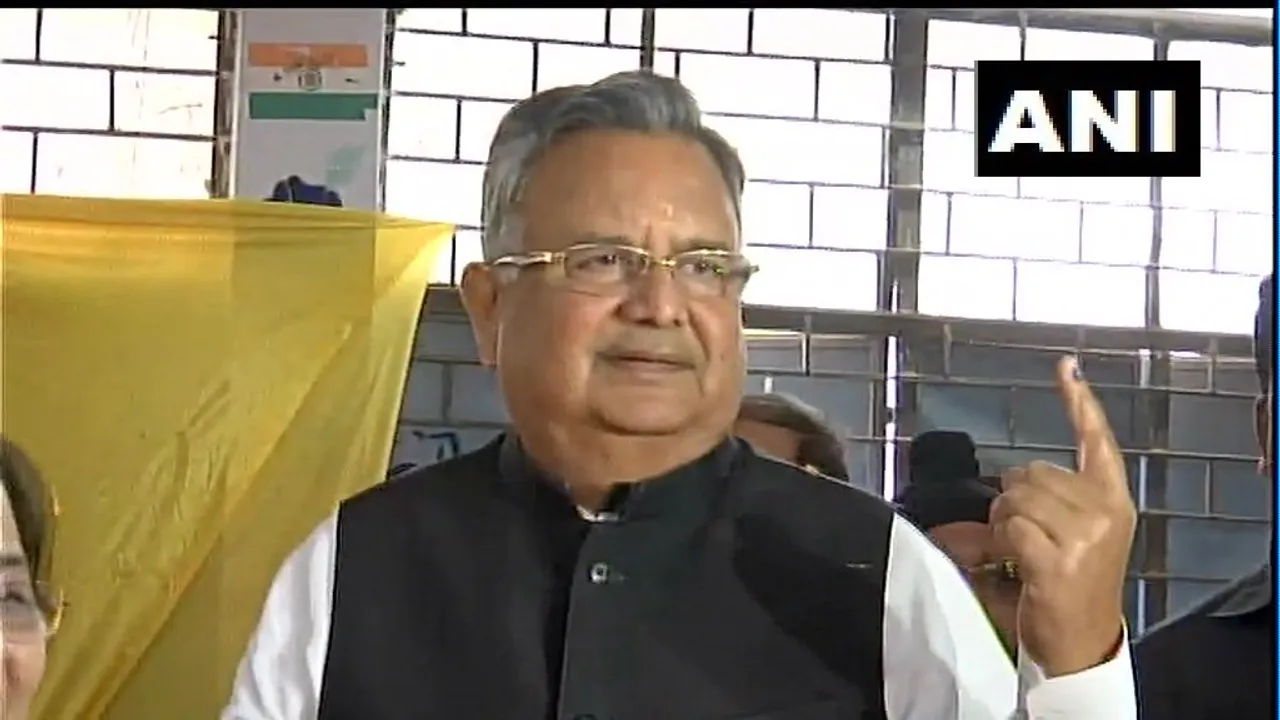 সপৰিয়ালে ভোট দিলে ছত্তীশগড়ৰ প্ৰাক্তন মুখ্যমন্ত্ৰী ৰমন সিঙে…