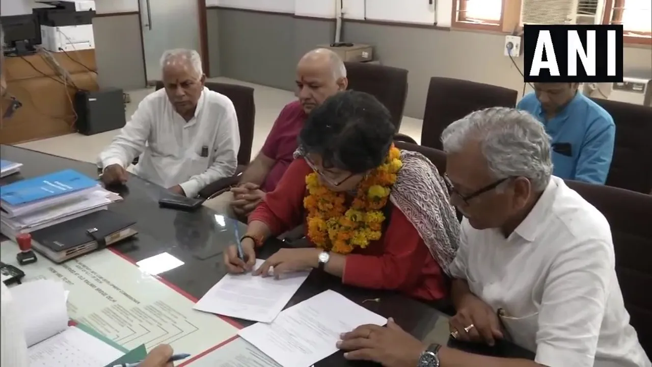 পূব দিল্লী সংসদীয় সমষ্টিত আপৰ প্ৰাৰ্থীৰ মনোনয়ন পত্ৰ দাখিল…