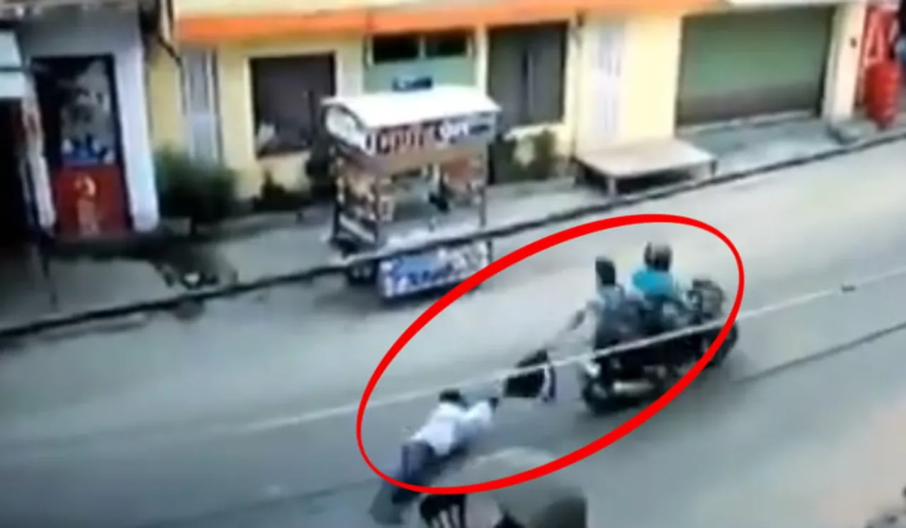 টকাৰ বেগ কাঢ়ি বাইকৰ পিছফালে চোঁচৰাই নিলে দুৰ্বৃ্ত্তই, চিচি টিভিত বন্দী সমগ্ৰ দৃশ্য