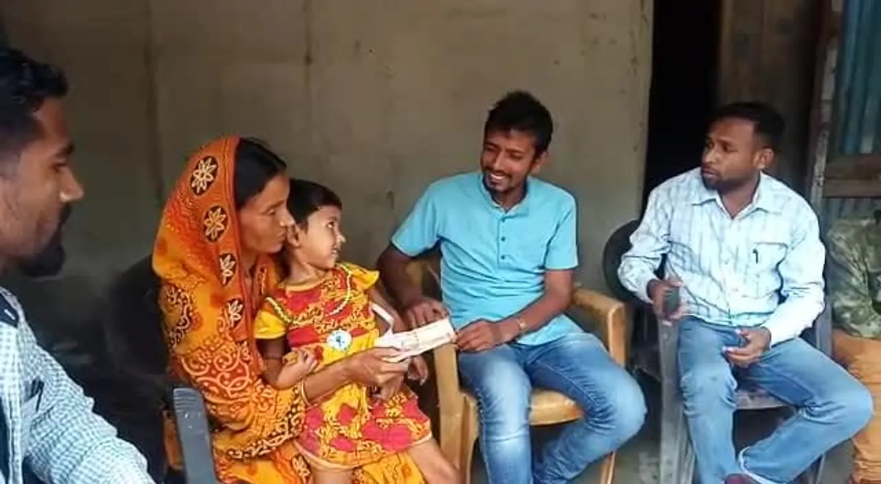 ডিটেনশ্যন কেম্পত বন্দী বাক্সাৰ কদম আলীৰ পৰিয়ালৰ কাষত মানৱাধিকাৰ কৰ্মী…