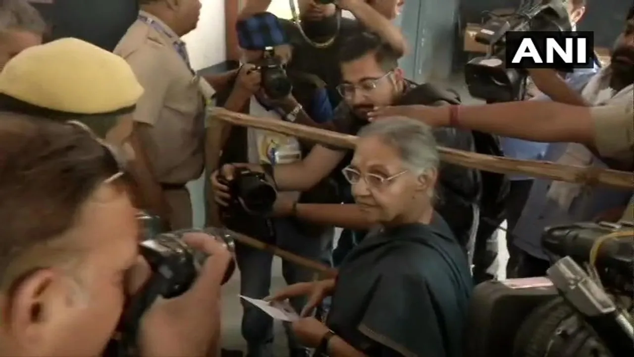 পুৱাই ভোটদান দিল্লীৰ প্ৰাক্তন মুখ্যমন্ত্ৰী শীলা দীক্ষিতৰ