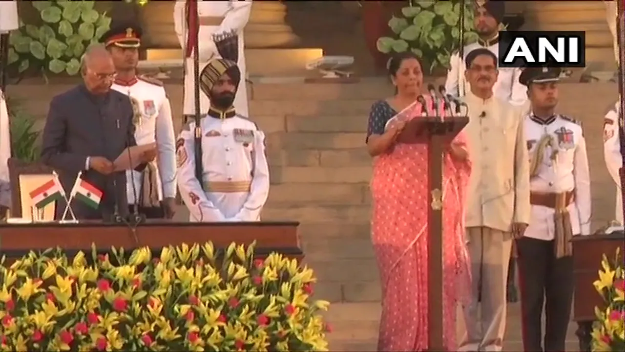 সদানন্দ গৌড়া আৰু নিৰ্মলা সীতাৰমণৰ শপত গ্ৰহণ
